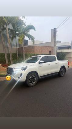 TOYOTA HILUX 2.8 D-4D TURBO DIESEL CD SRX 4X4 AUTOMÁTICO